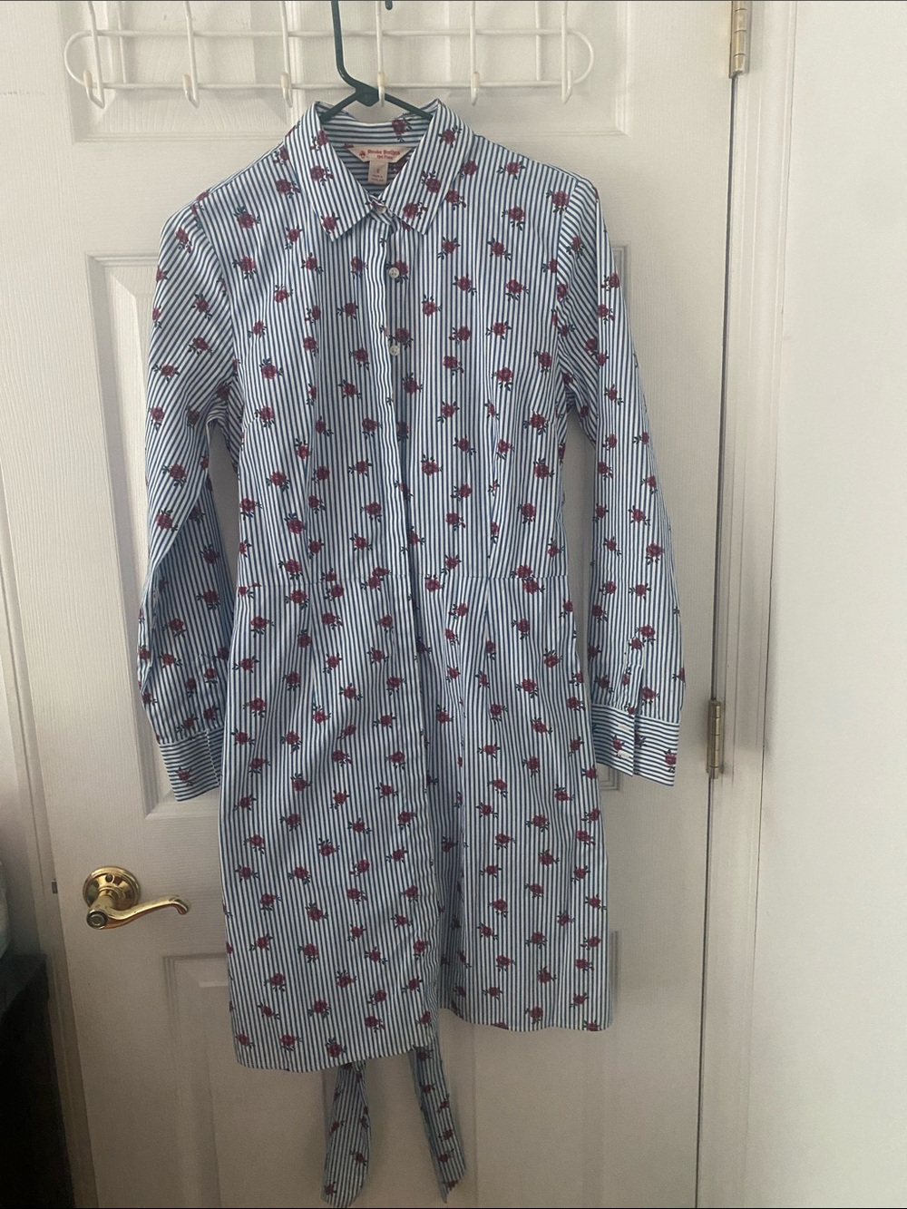 Brooks Brothers Light Blue & white Striped Button-Down dress w Red Flowers 8